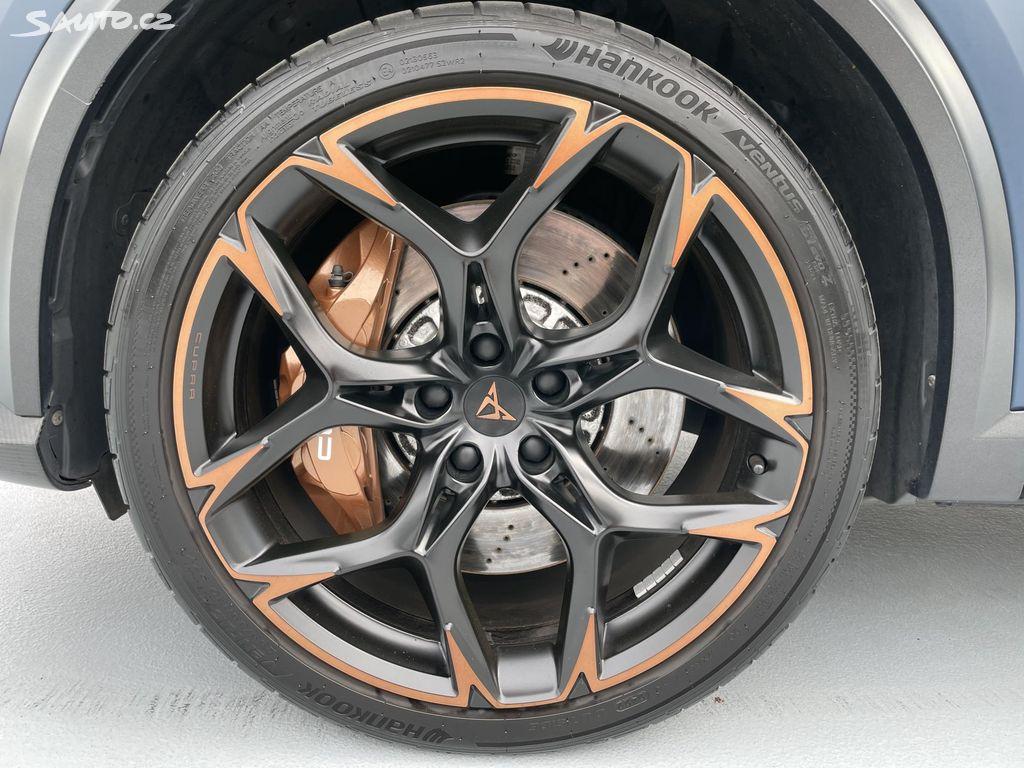 2022 Cupra Formentor VZ5, tmavě modrá hatchback, 51 000 km