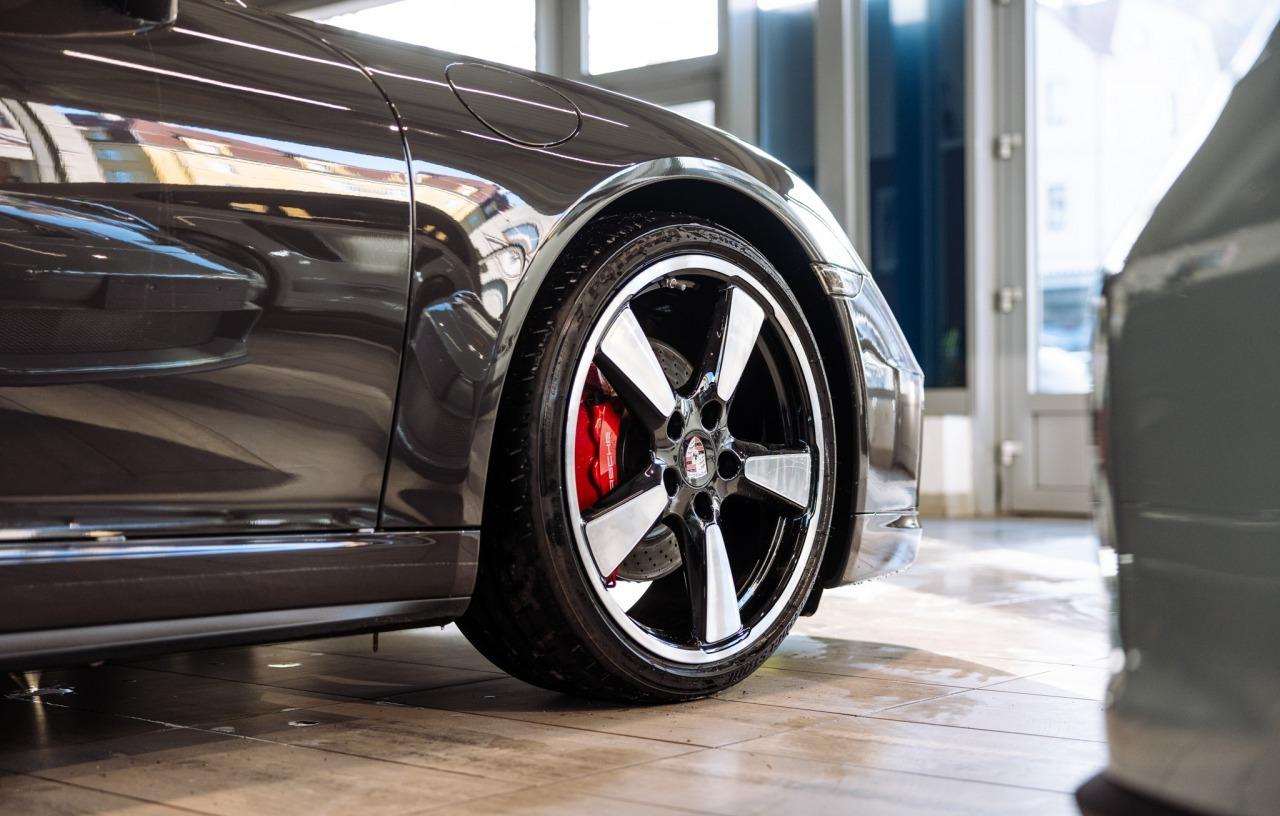 2014 Porsche 991 Carrera 4S 50th Anniv., šedá kupé, 83 820 km