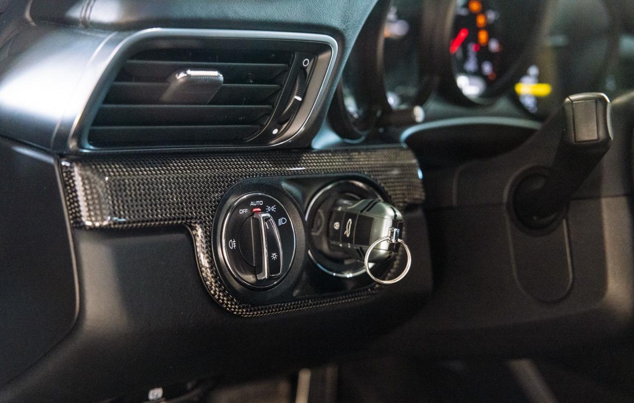 2014 Porsche 991 Carrera 4S 50th Anniv., šedá kupé, 83 820 km