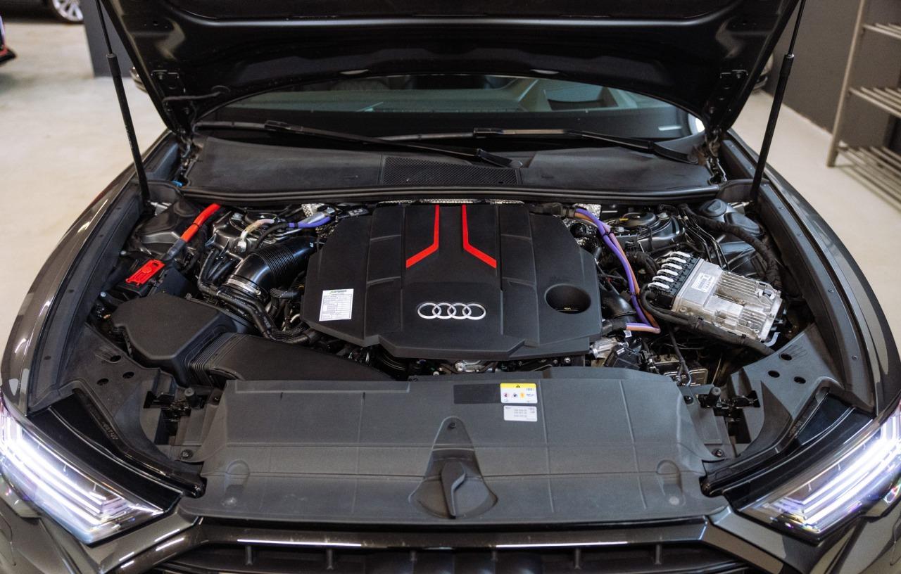 2022 AUDI S6, šedá kombi, 45 300 km