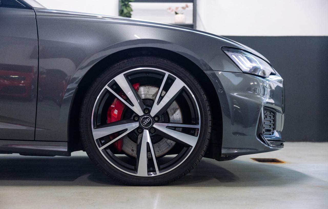 2022 AUDI S6, šedá kombi, 45 300 km