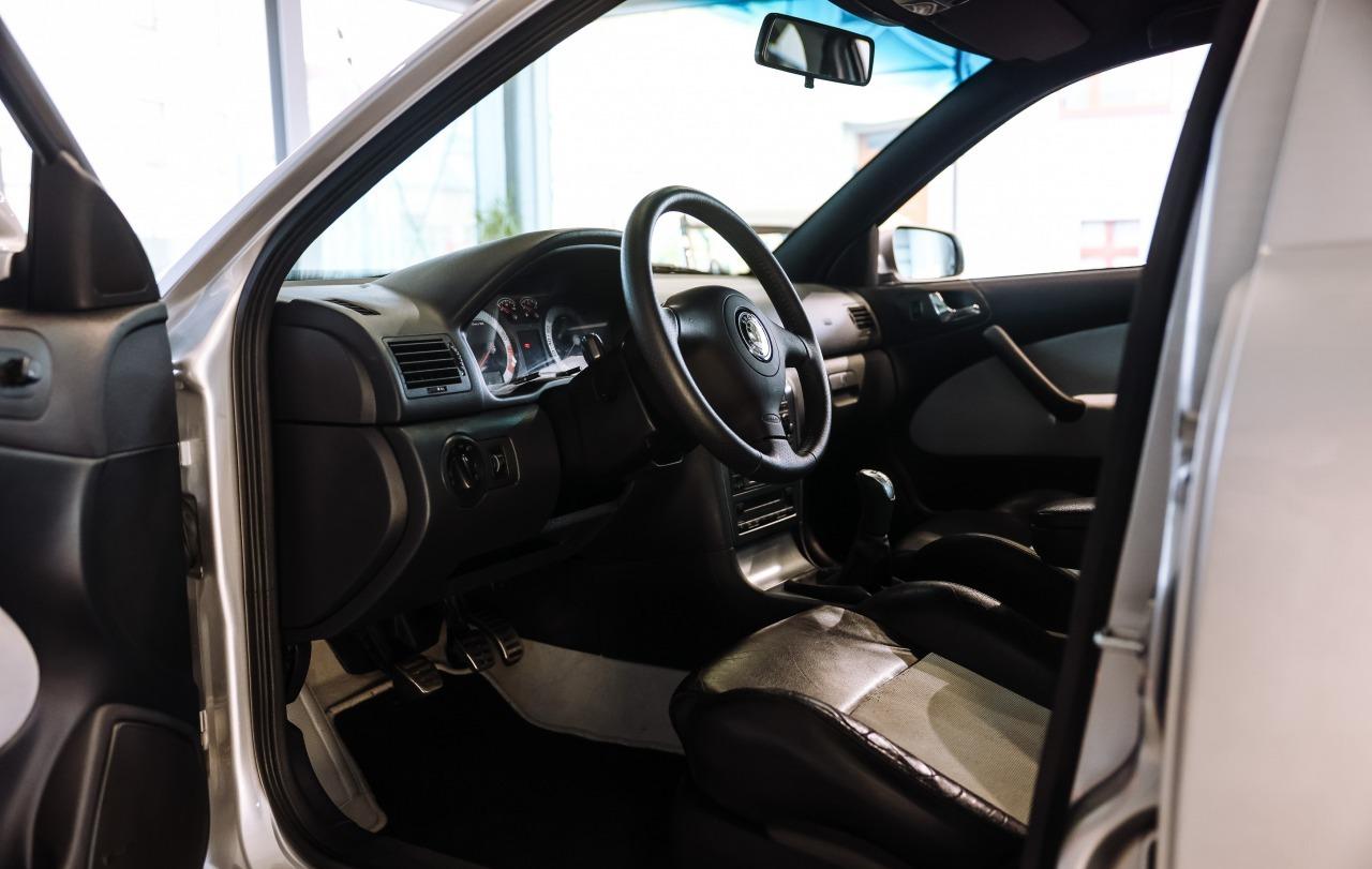 2002 Skoda Octavia RS, stříbrná sedan, 192 200 km