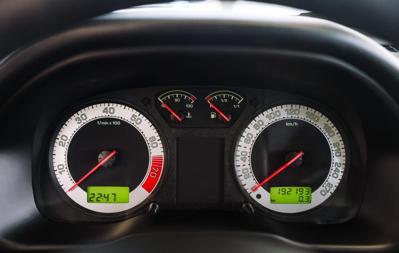 2002 Skoda Octavia RS, stříbrná sedan, 192 200 km