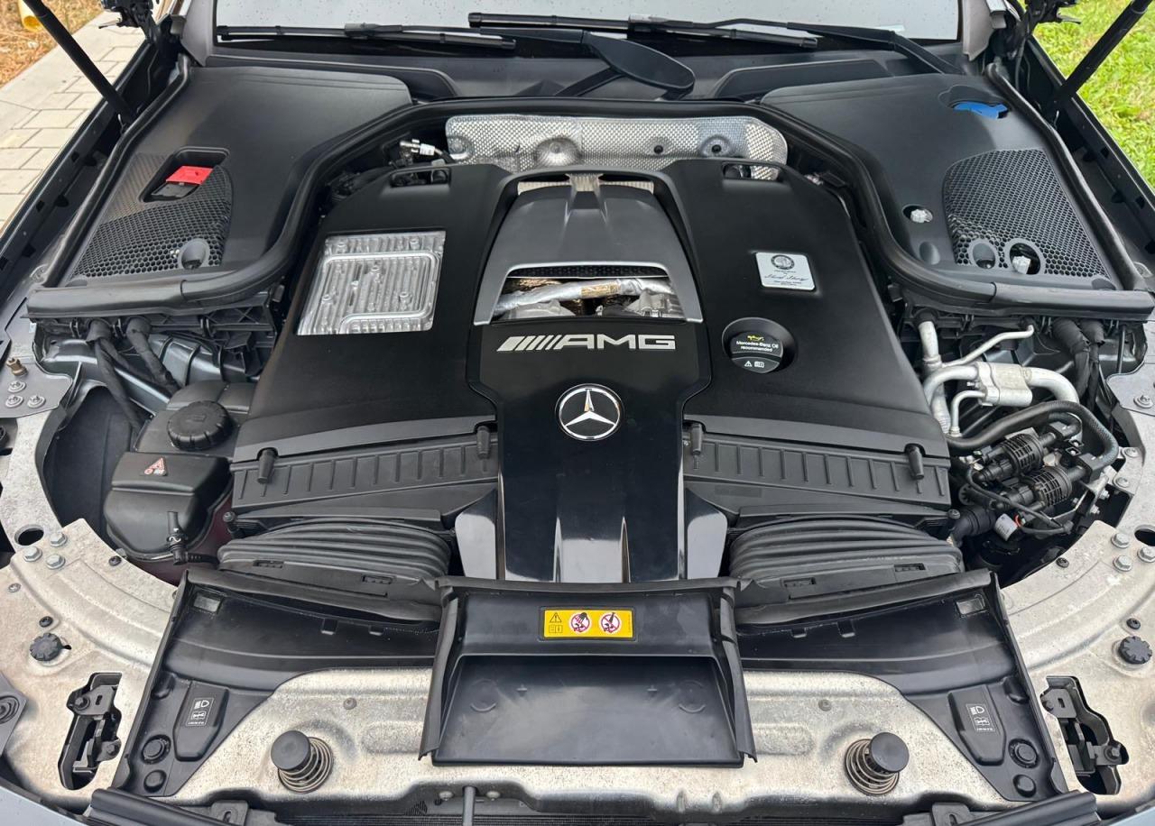 2019 Mercedes-Benz E 63 AMG S, šedá kombi, 189 900 km