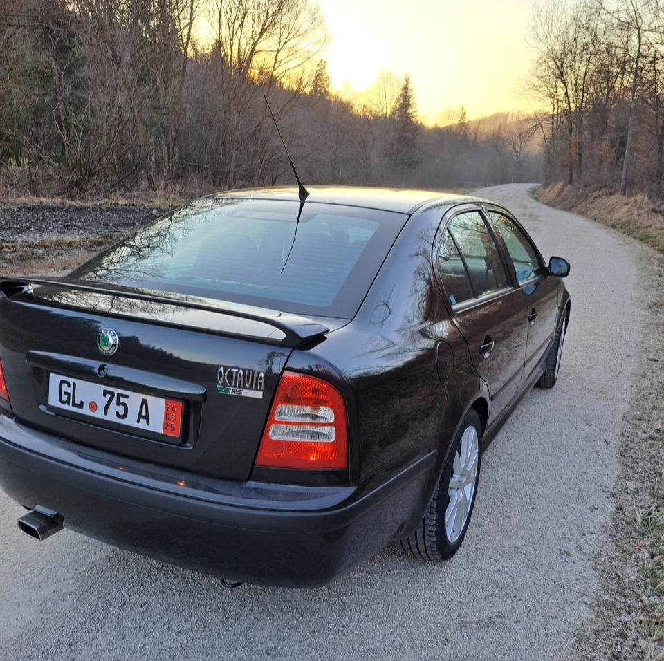 2002 Skoda Octavia RS, černá sedan, 78 000 km