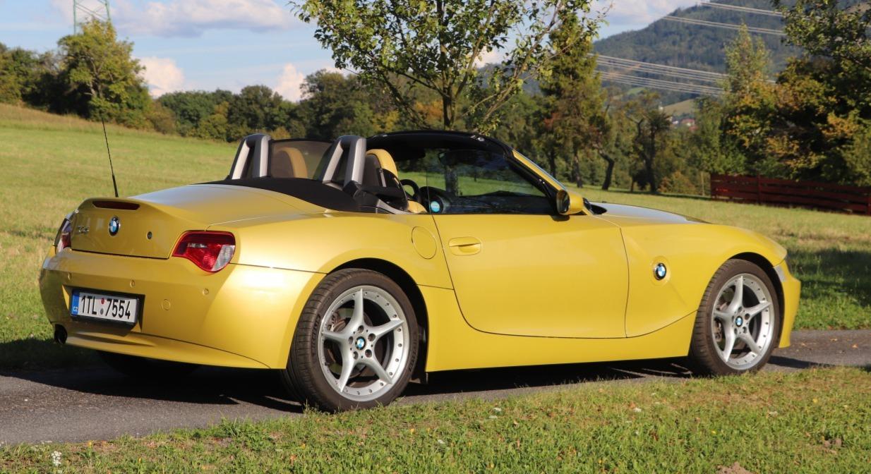 2006 BMW Z4, žlutá kabriolet, 44 256 km