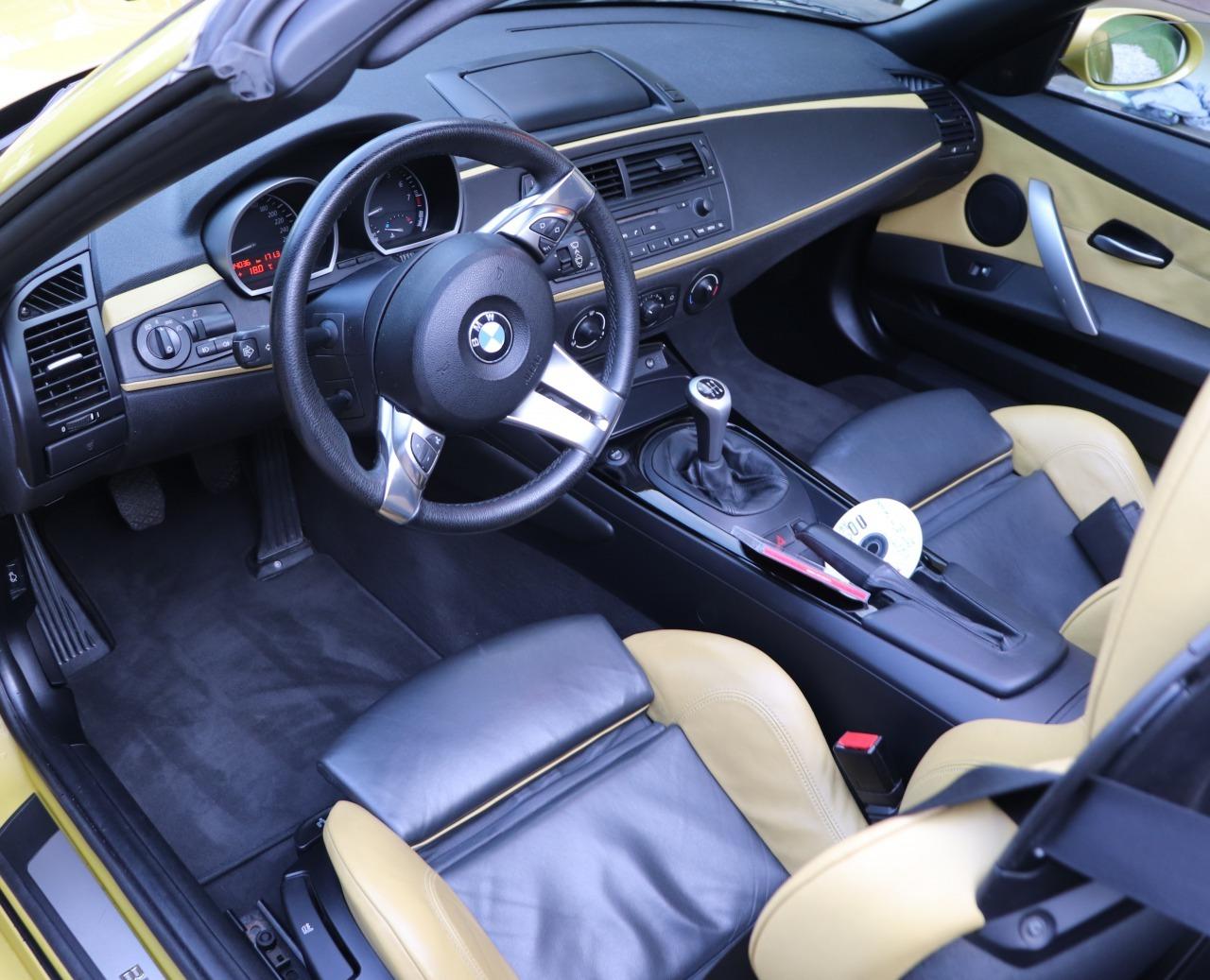 2006 BMW Z4, žlutá kabriolet, 44 256 km