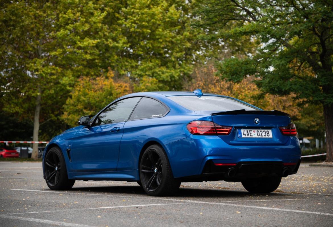 2015 BMW 435i, modrá kupé, 151 000 km