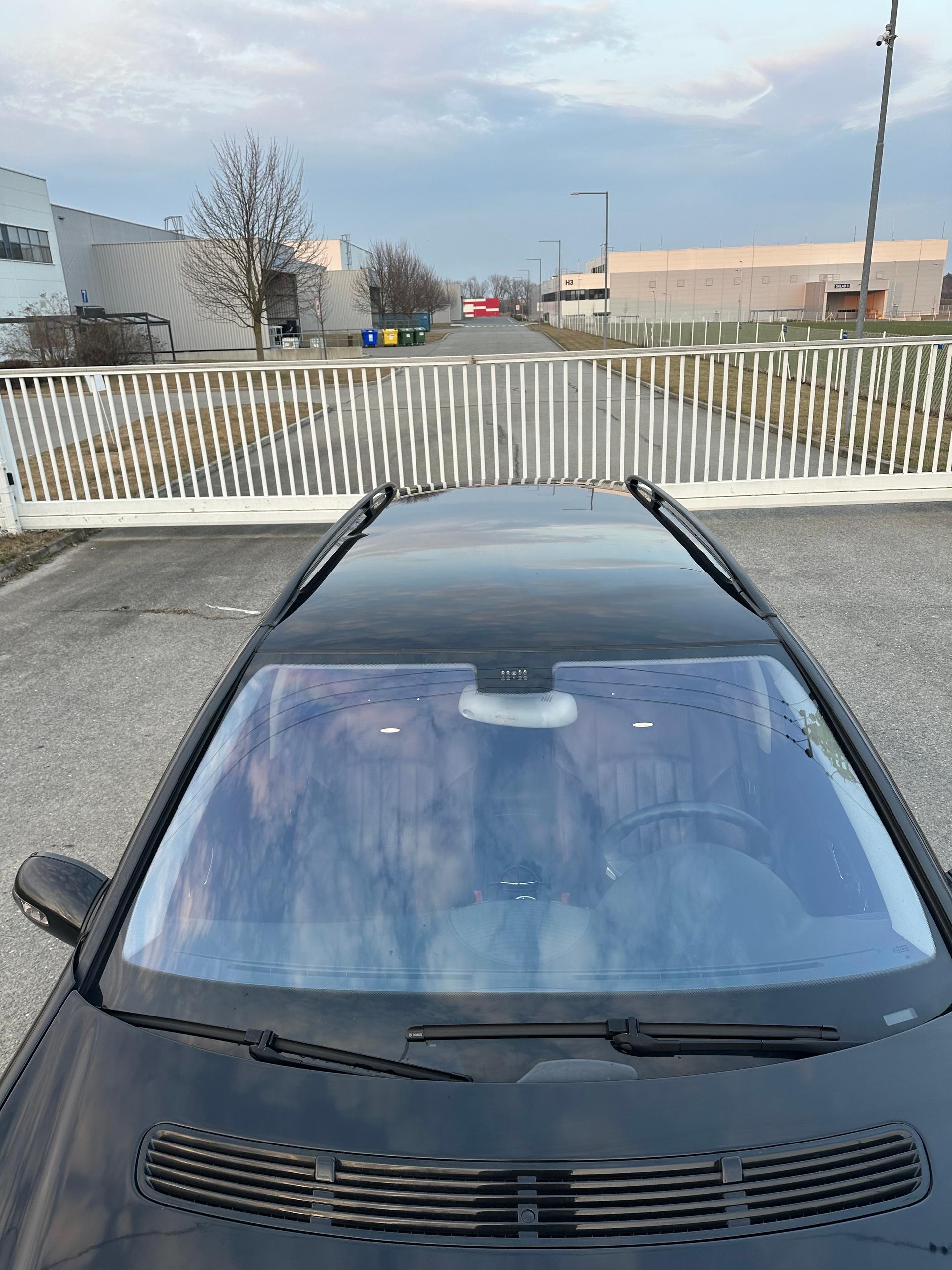 2003 Mercedes-Benz E 55 AMG, černá kombi, 230 000 km