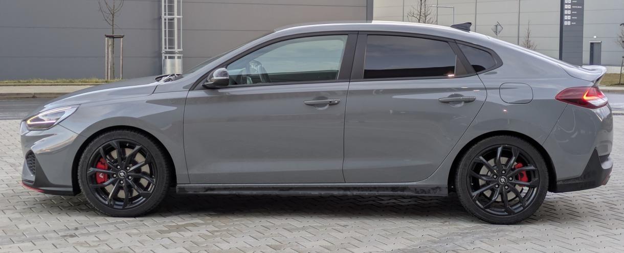 2023 Hyundai i30 N, šedá hatchback, 50 220 km