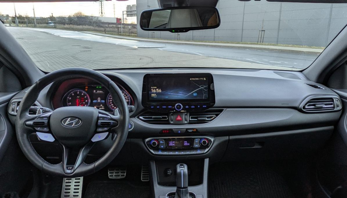 2023 Hyundai i30 N, šedá hatchback, 50 220 km