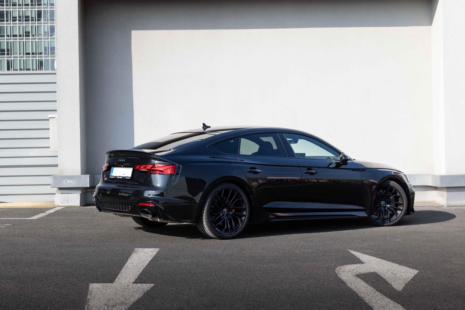 2022 AUDI RS5 Sportback, černá hatchback, 47 900 km