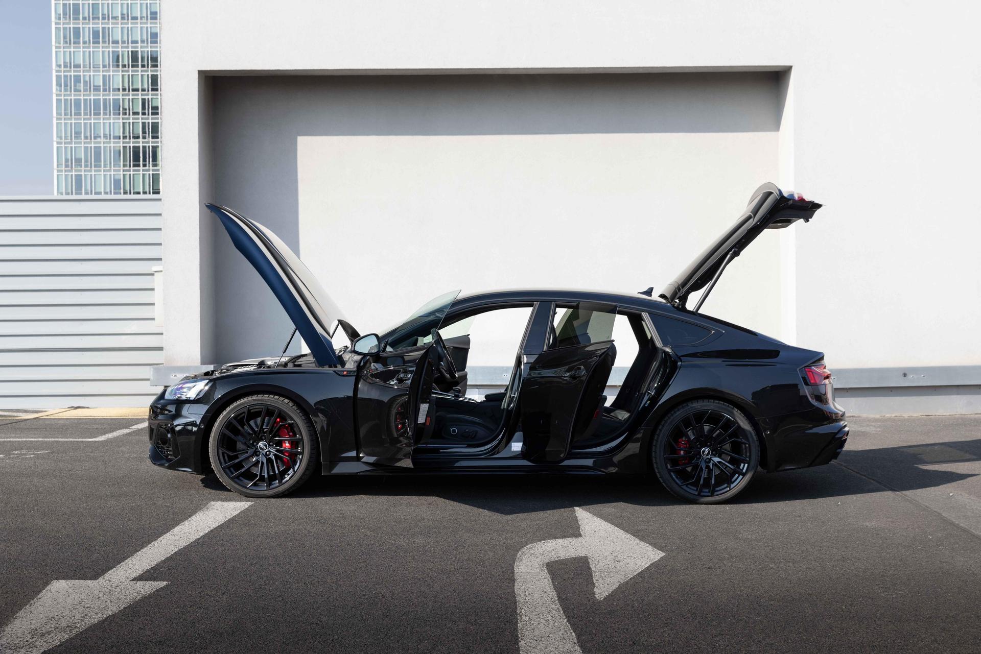 2022 AUDI RS5 Sportback, černá hatchback, 47 900 km