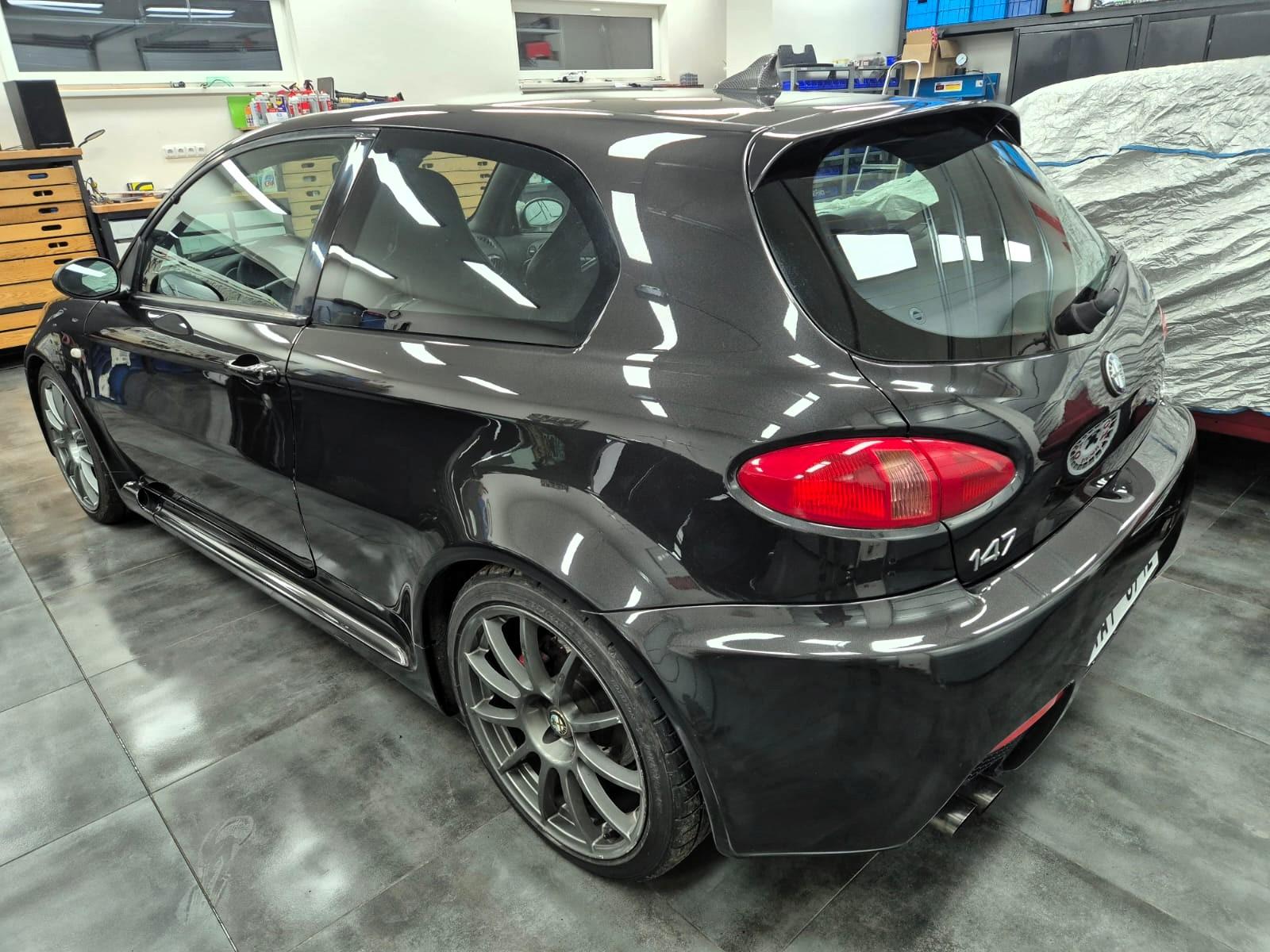 2003 Alfa Romeo 147GTA, černá hatchback, 111 000 km