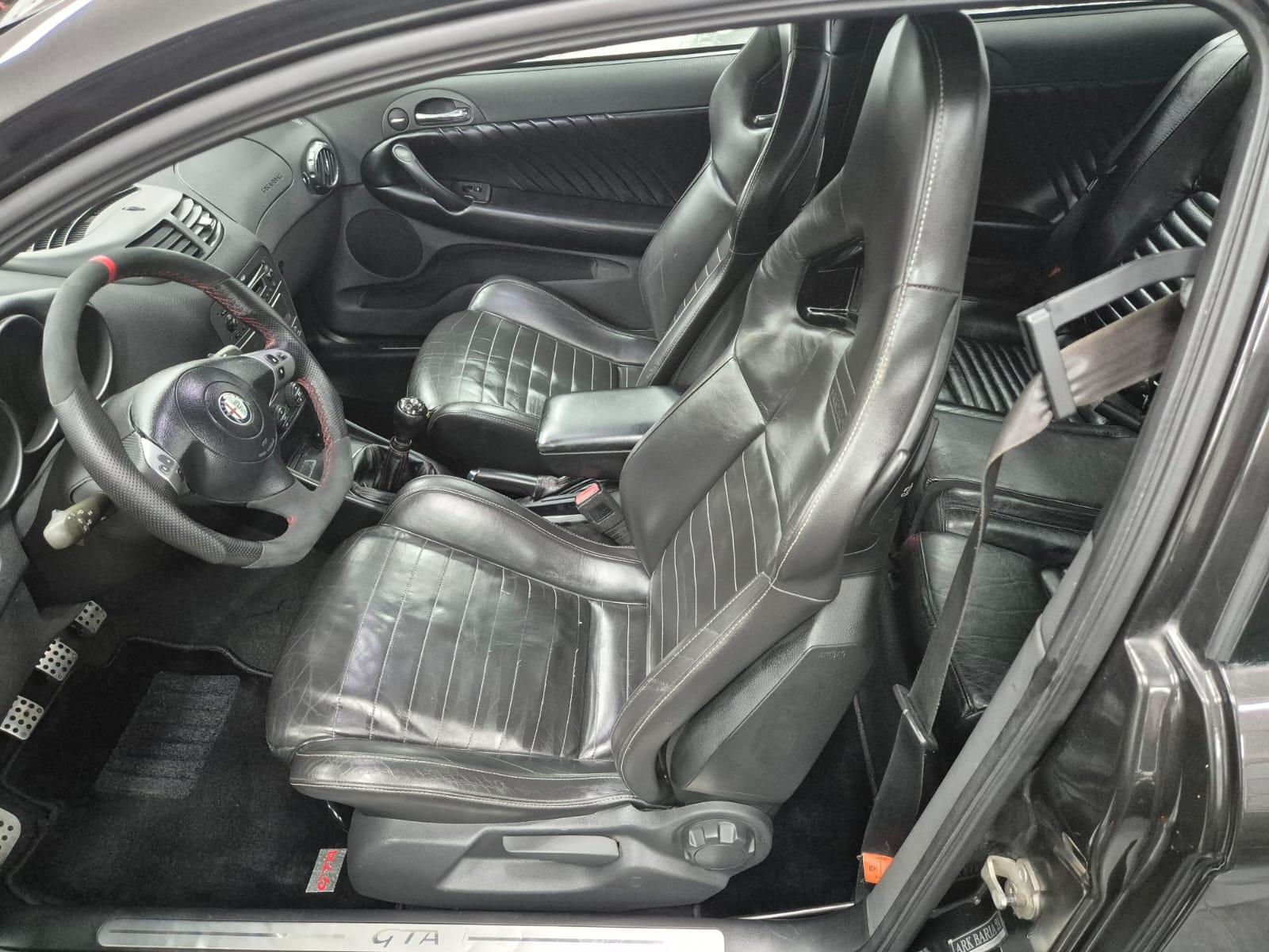 2003 Alfa Romeo 147GTA, černá hatchback, 111 000 km