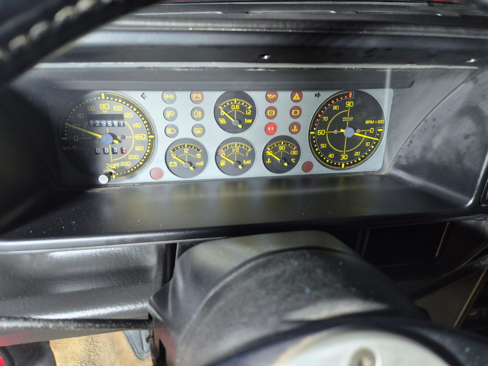 1994 Lancia Delta HF Integrale EVO 2, červená hatchback, 129 000 km