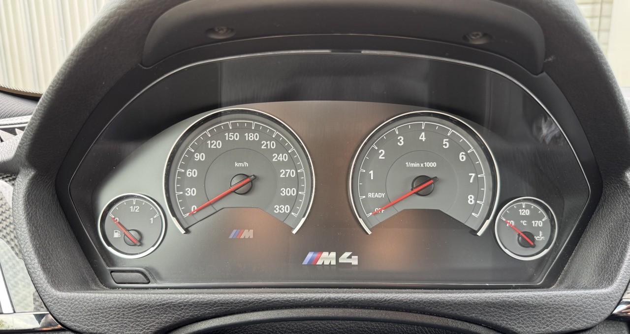 2017 BMW M4, žlutá kupé, 141 000 km