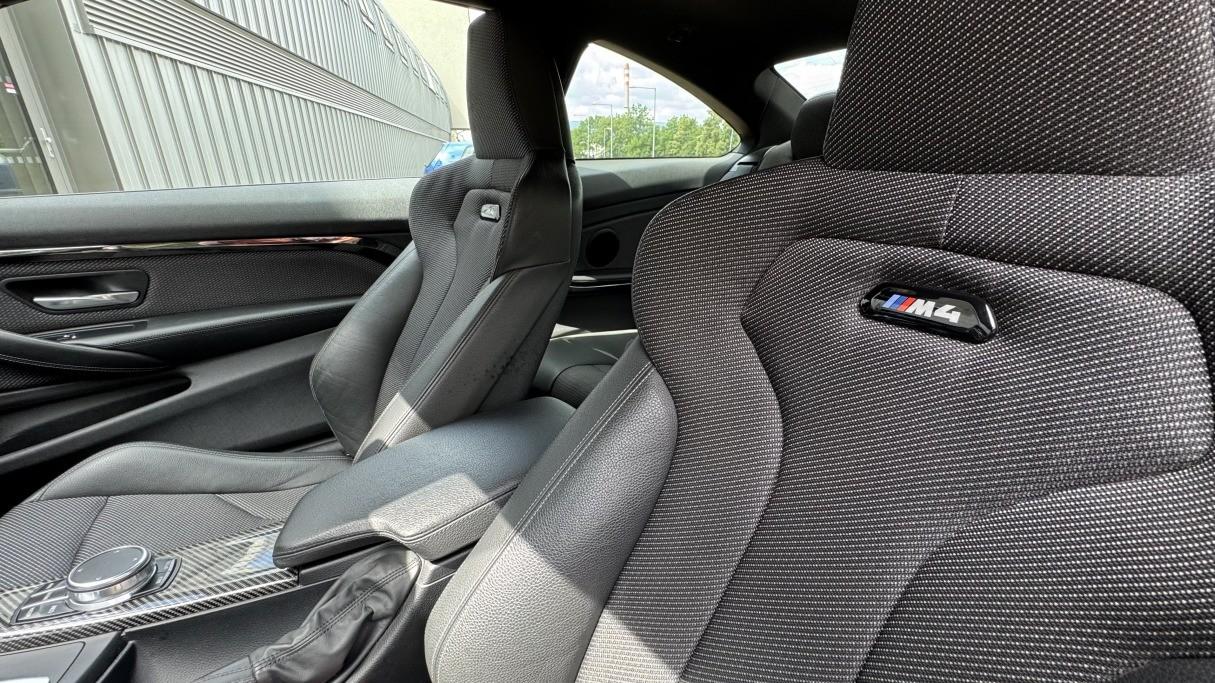 2017 BMW M4, žlutá kupé, 141 000 km