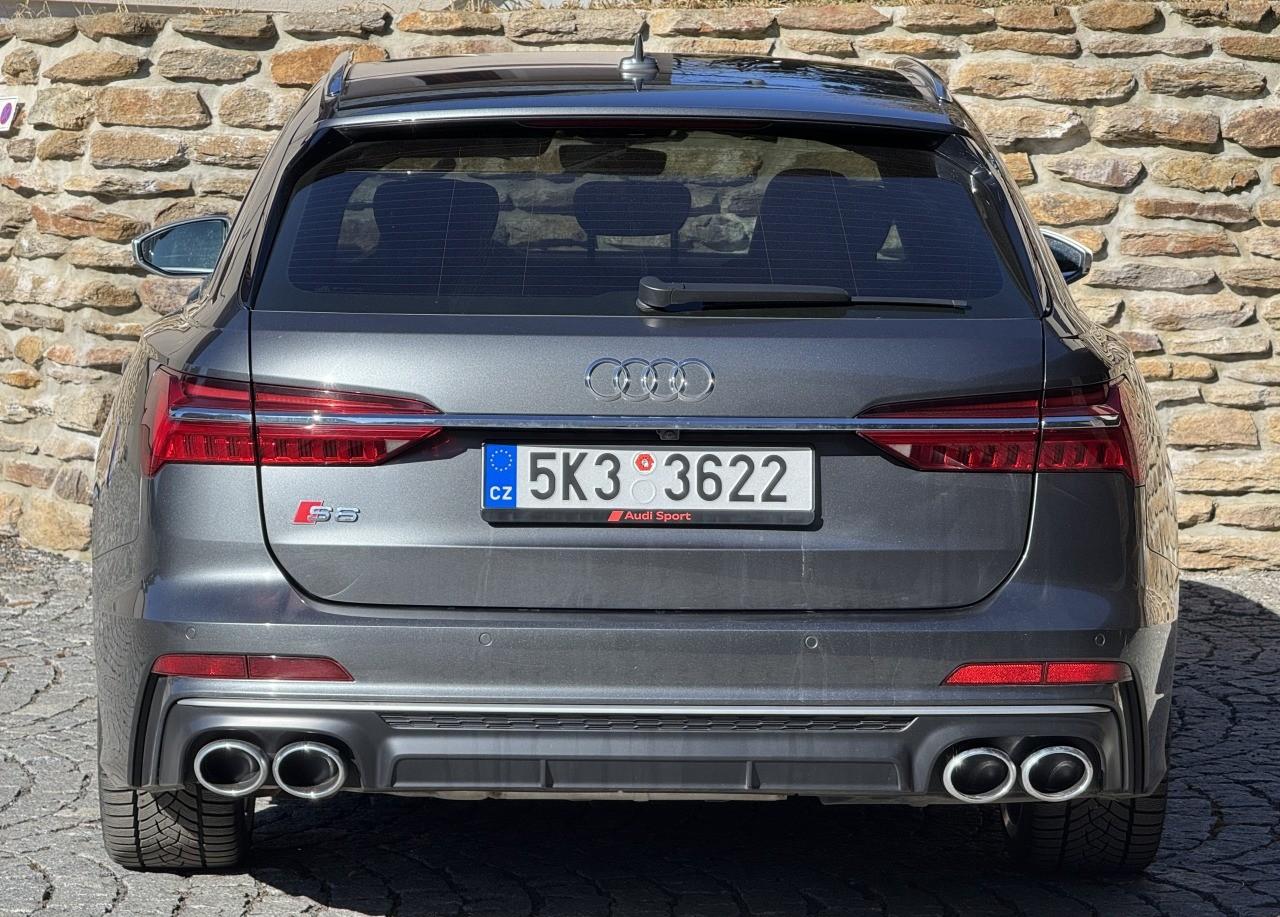 2020 AUDI S6, šedá kombi, 86 000 km