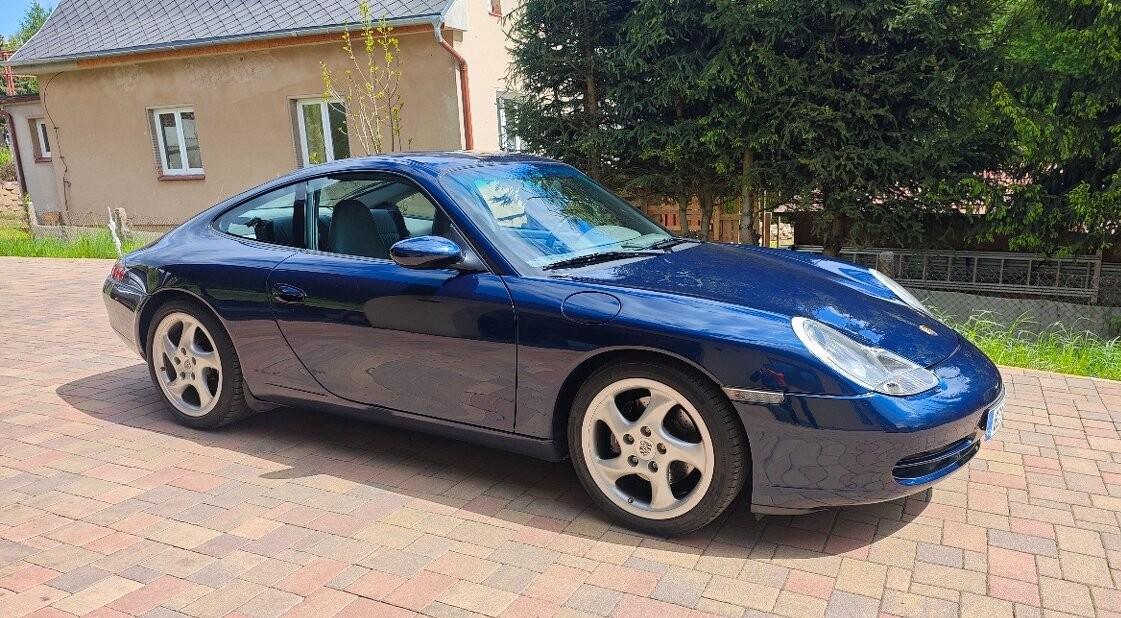 1998 Porsche 996 Carrera / 4, tmavě modrá kupé, 149 000 km