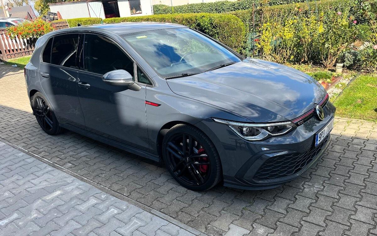 2021 Volkswagen Golf GTI, šedá hatchback, 72 000 km