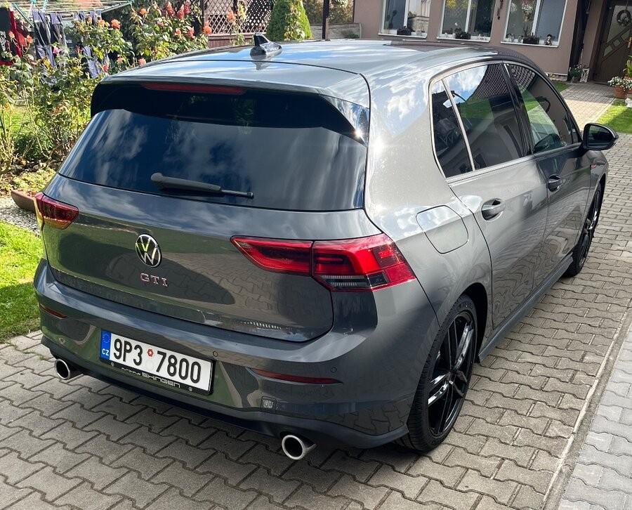 2021 Volkswagen Golf GTI, šedá hatchback, 72 000 km