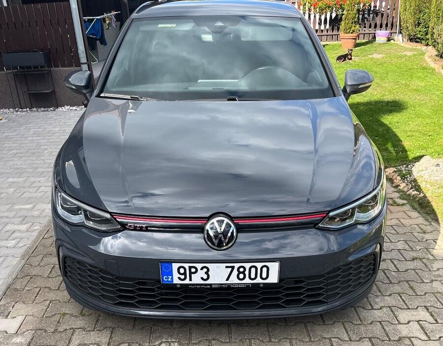 2021 Volkswagen Golf GTI, šedá hatchback, 72 000 km