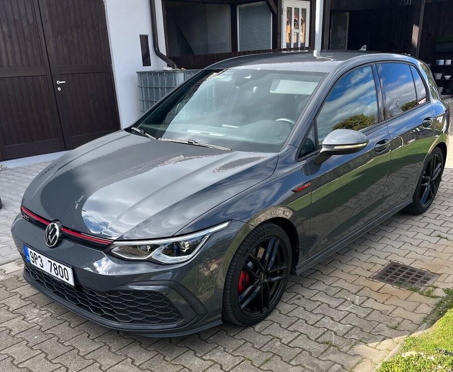 2021 Volkswagen Golf GTI, šedá hatchback, 72 000 km