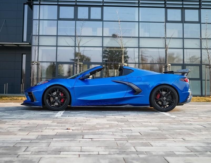 2020 Chevrolet Corvette, modrá kupé, 14 500 km