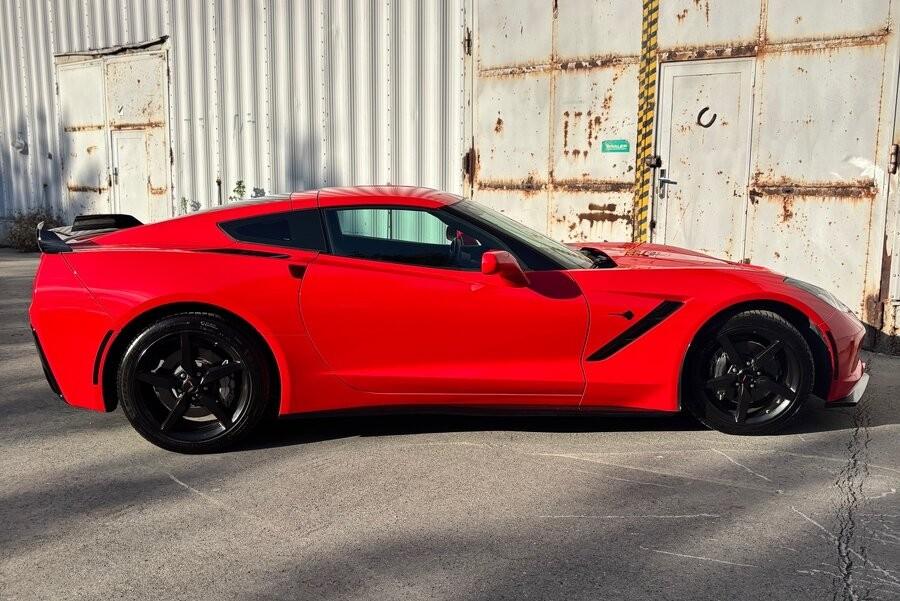2014 Chevrolet Corvette, červená kupé, 100 000 km