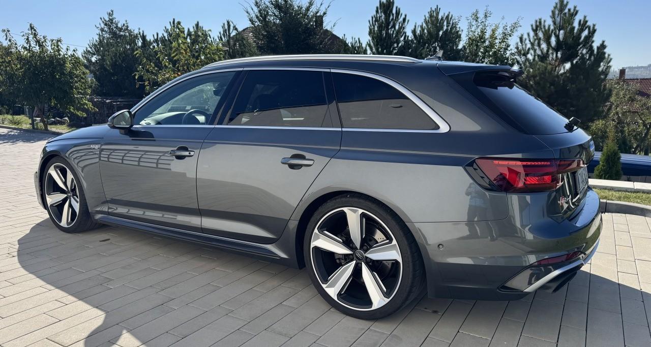 2018 AUDI RS4, šedá kombi, 118 000 km