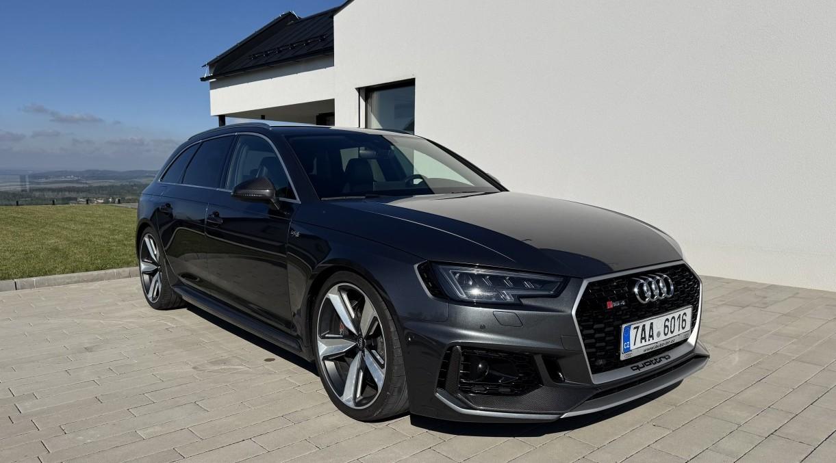 2018 AUDI RS4, šedá kombi, 118 000 km