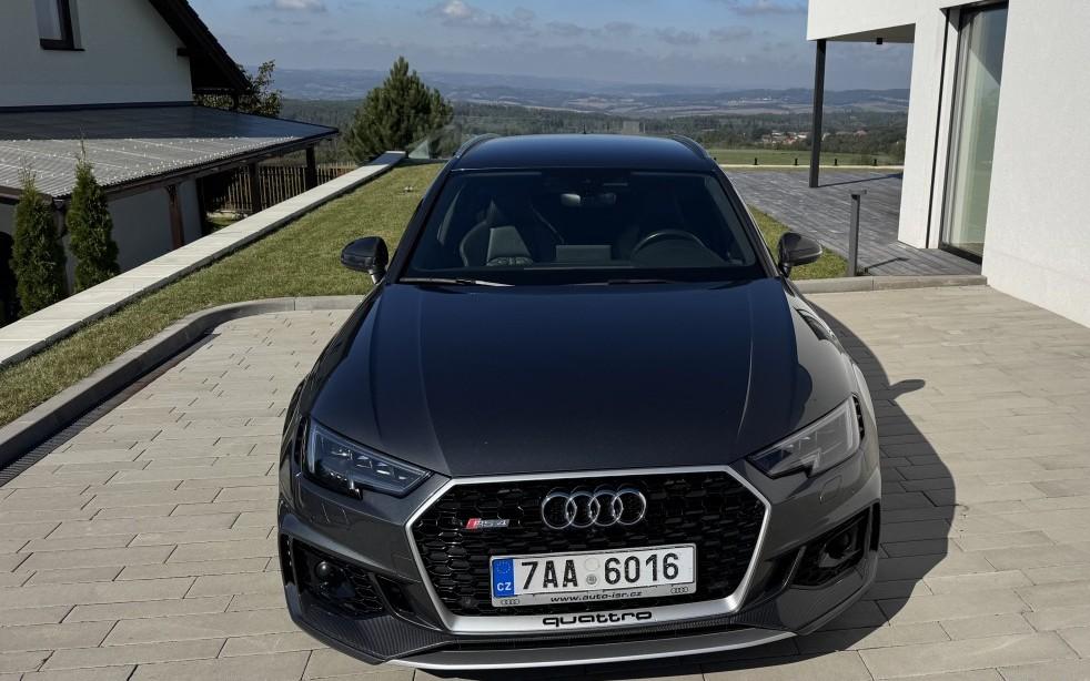 2018 AUDI RS4, šedá kombi, 118 000 km