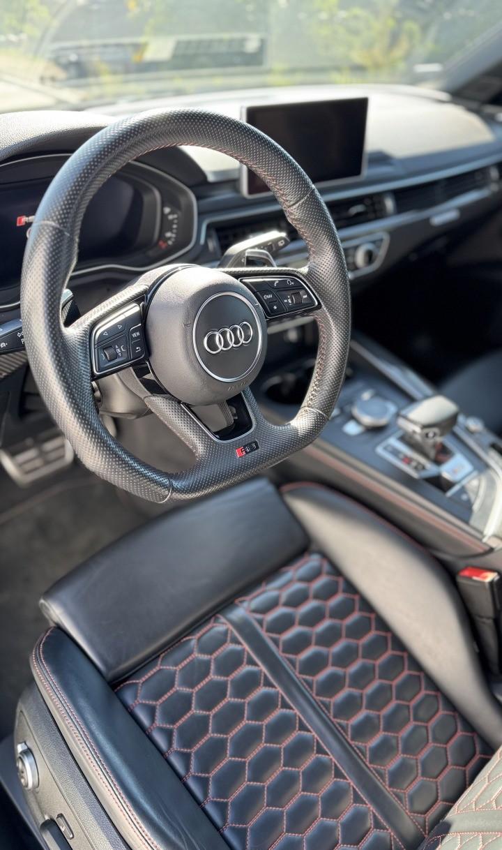 2018 AUDI RS4, šedá kombi, 118 000 km