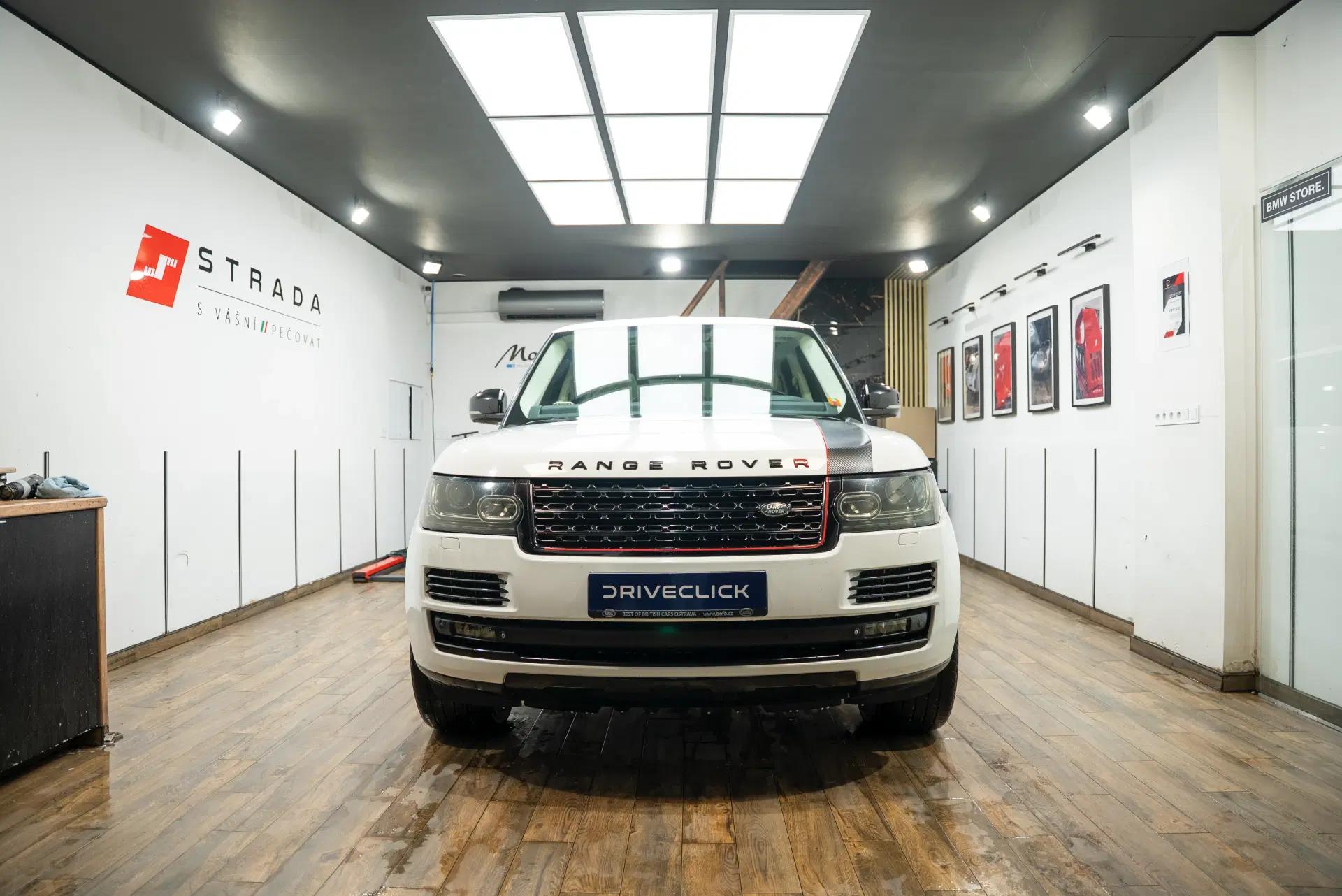 2015 Land Rover RR Sport SV Autobiography, bílá suv, 216 000 km