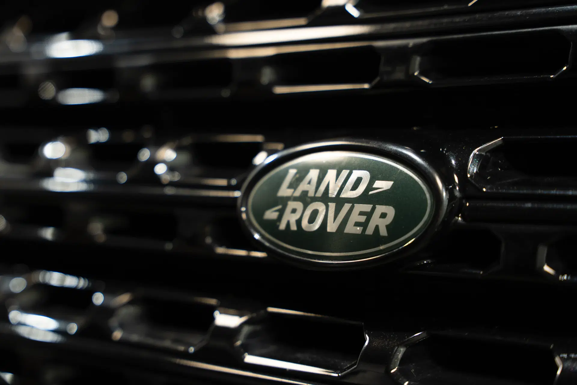 2015 Land Rover RR Sport SV Autobiography, bílá suv, 216 000 km