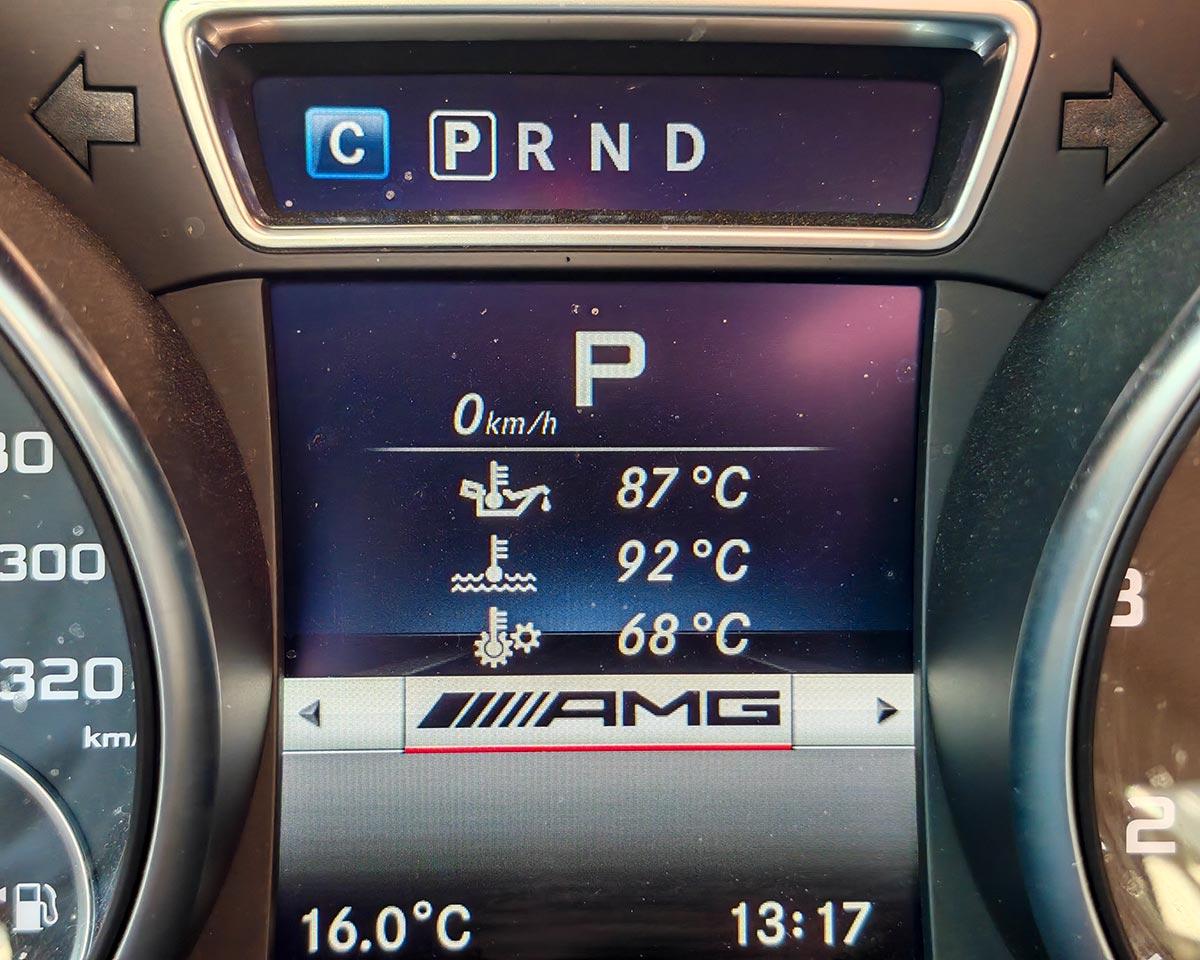 2016 Mercedes-Benz GLA 45 AMG AMG Performance, černá hatchback, 124 000 km