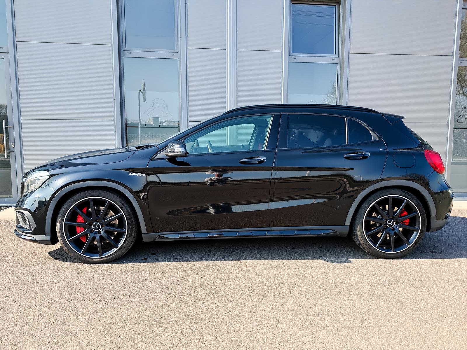 2016 Mercedes-Benz GLA 45 AMG AMG Performance, černá hatchback, 124 000 km